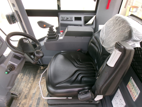 2023 Hamm HC120I