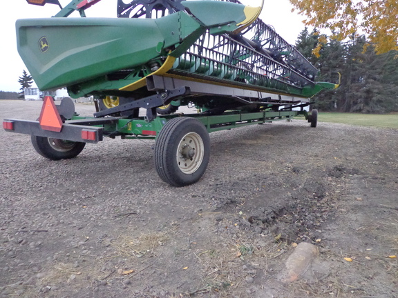 Used 2021 John Deere HD35R Combine Platforms at Horizon Ag & Turf in Edmonton West, AB - Photo4