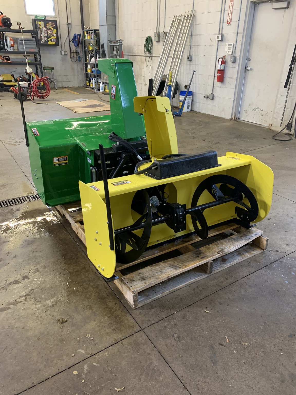 2022 John Deere 47SB Image 2