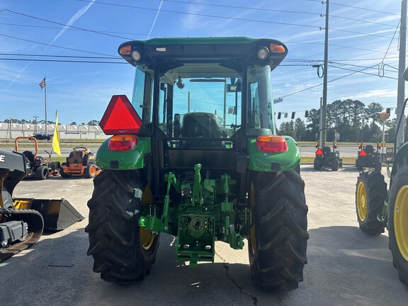 0 John Deere 5075E
