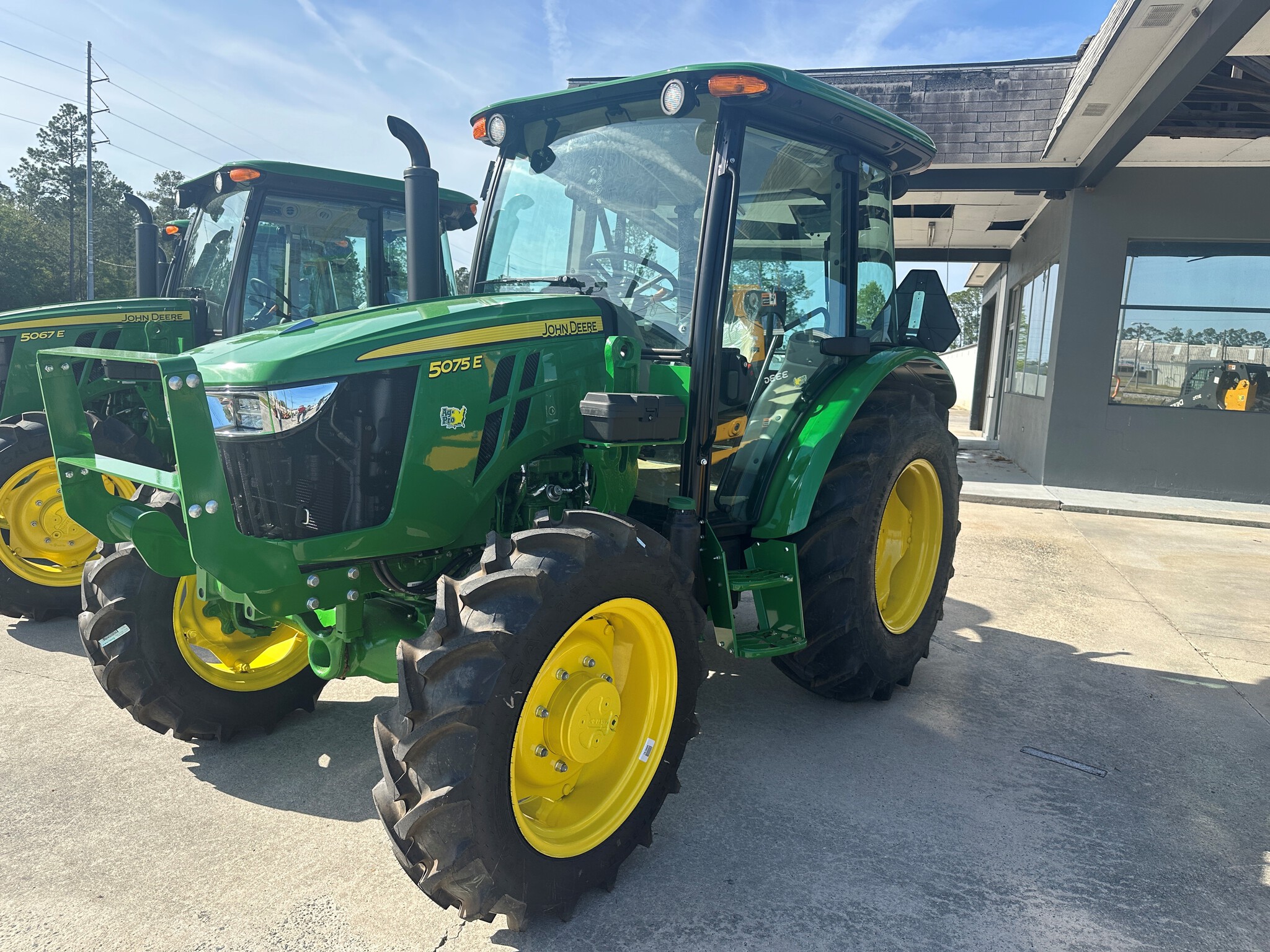 John Deere 5075E Image 7