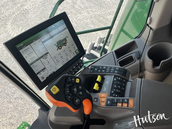 Photo of 2022 John Deere S780