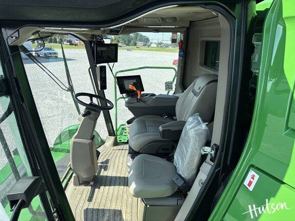 Photo of 2024 John Deere X9 1100