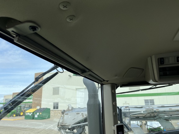 2023 John Deere 800R - Photo32