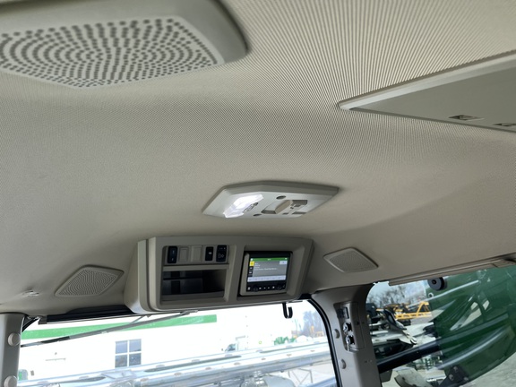 2023 John Deere 800R - Photo33