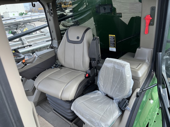 2023 John Deere 800R - Photo35