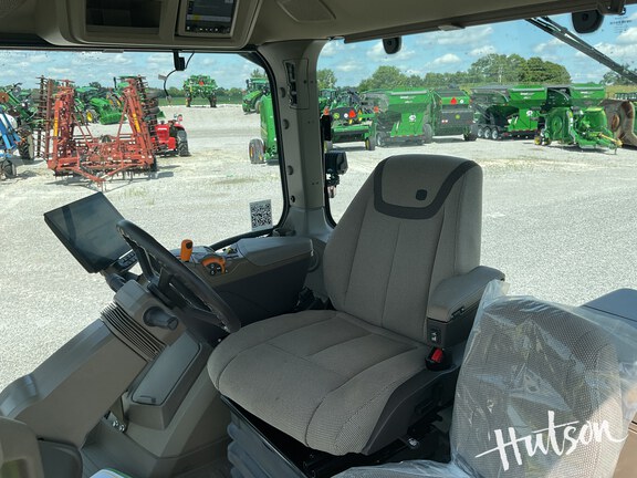 Photo of 2024 John Deere 8R 250