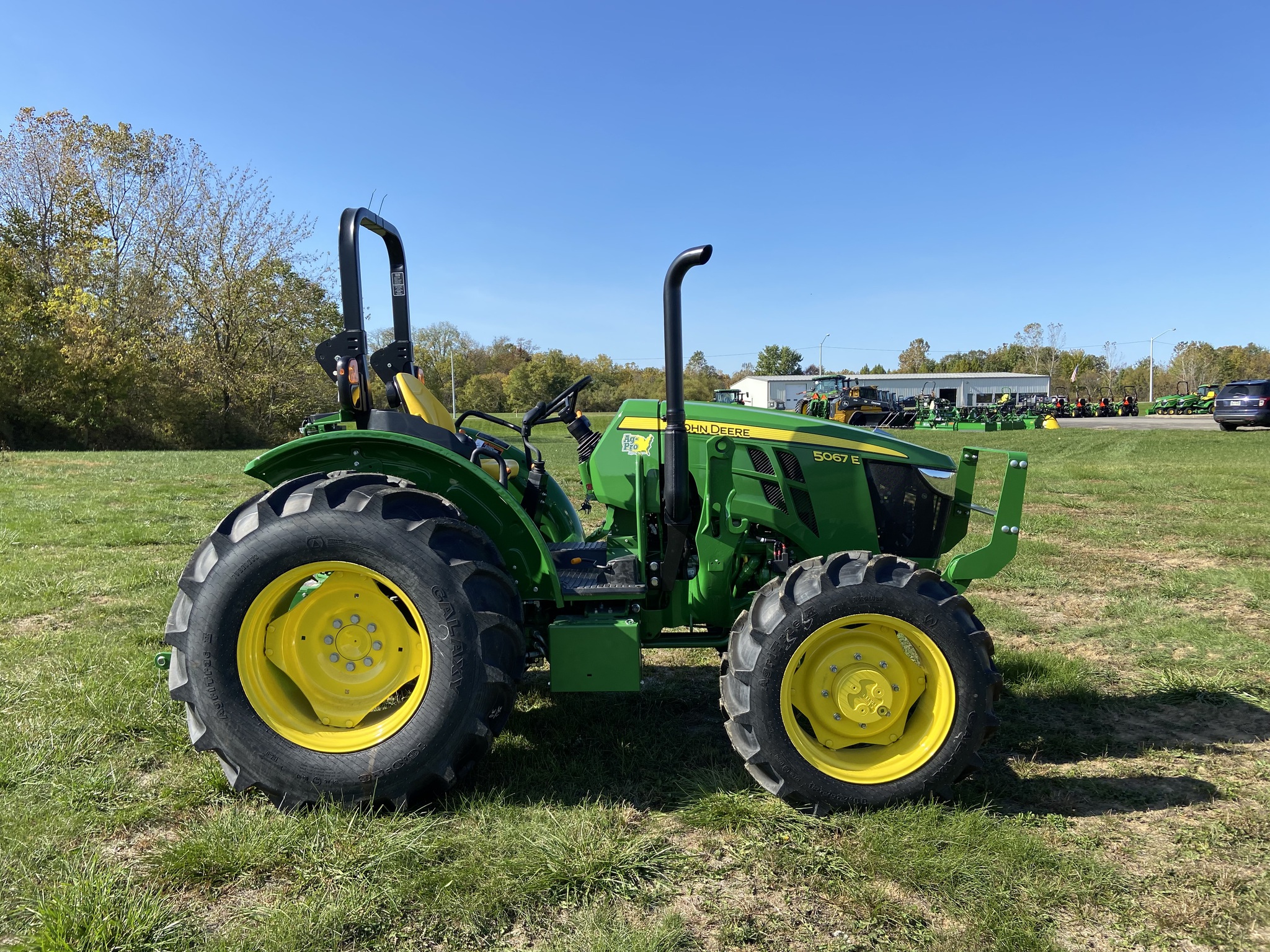 2025 John Deere 5067E Image 2