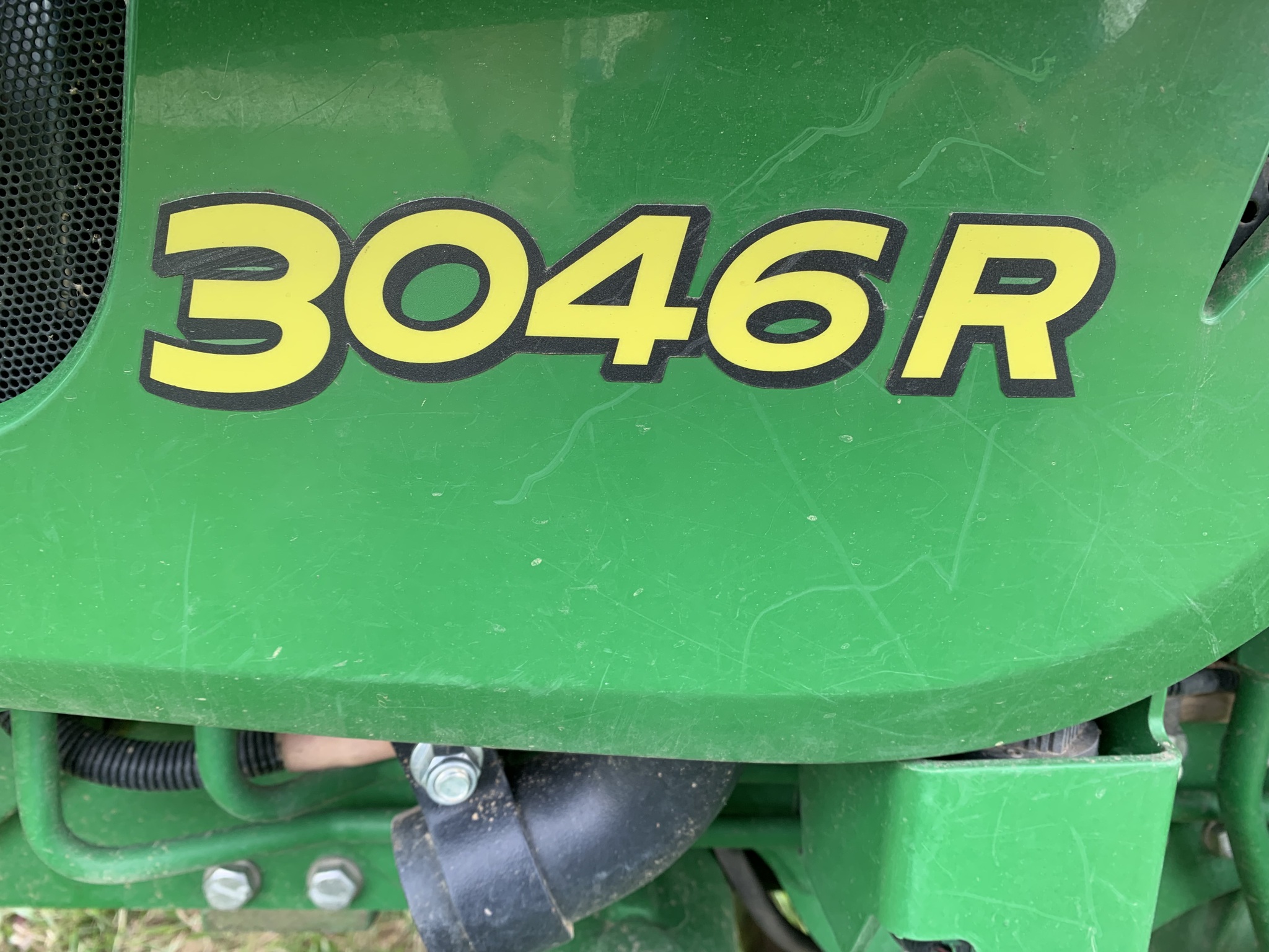 2016 John Deere 3046R Image 13