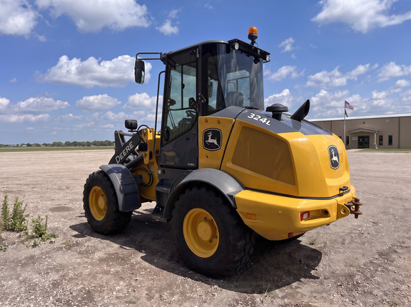 2022 John Deere 324L - Photo5
