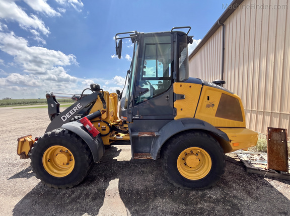 2022 John Deere 324L - Photo8