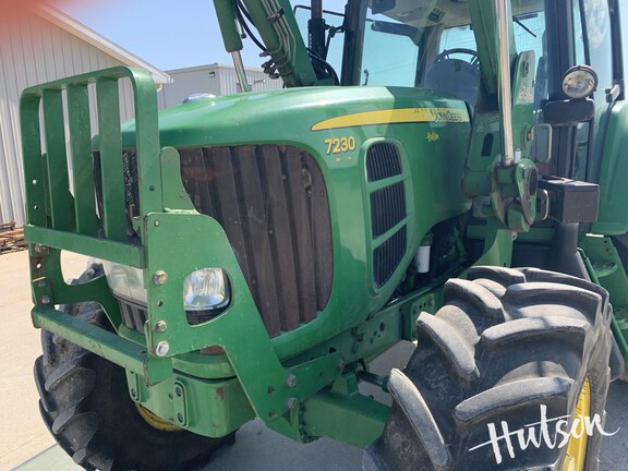 Photo of 2011 John Deere 7230 Premium