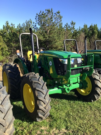 2023 John Deere 5075E Photo 4