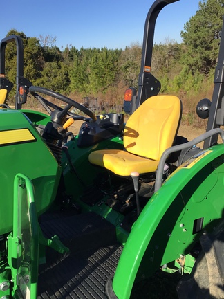 2023 John Deere 5075E Photo 5