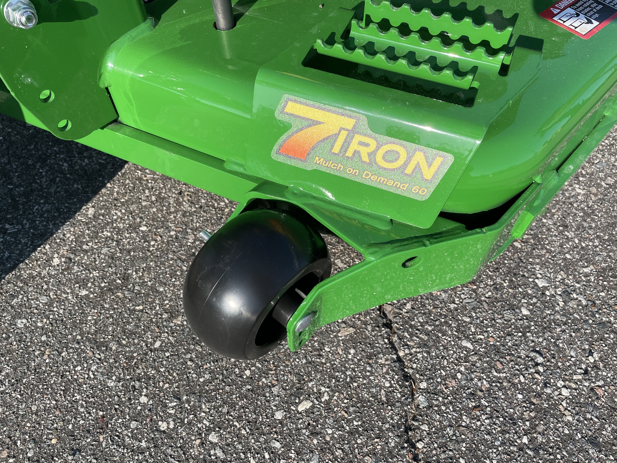 2025 John Deere Z930M Image 2