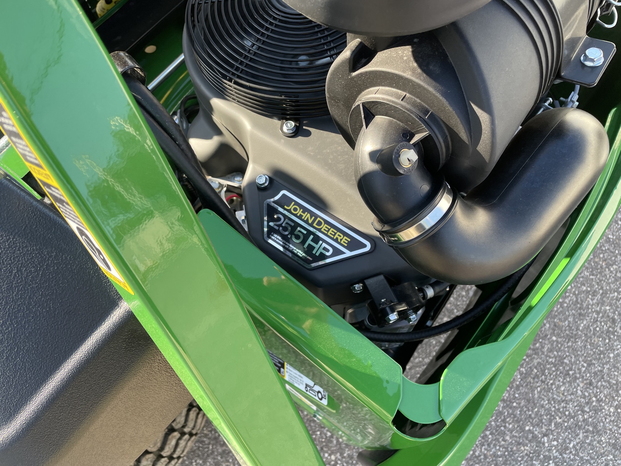 2025 John Deere Z930M Image 8