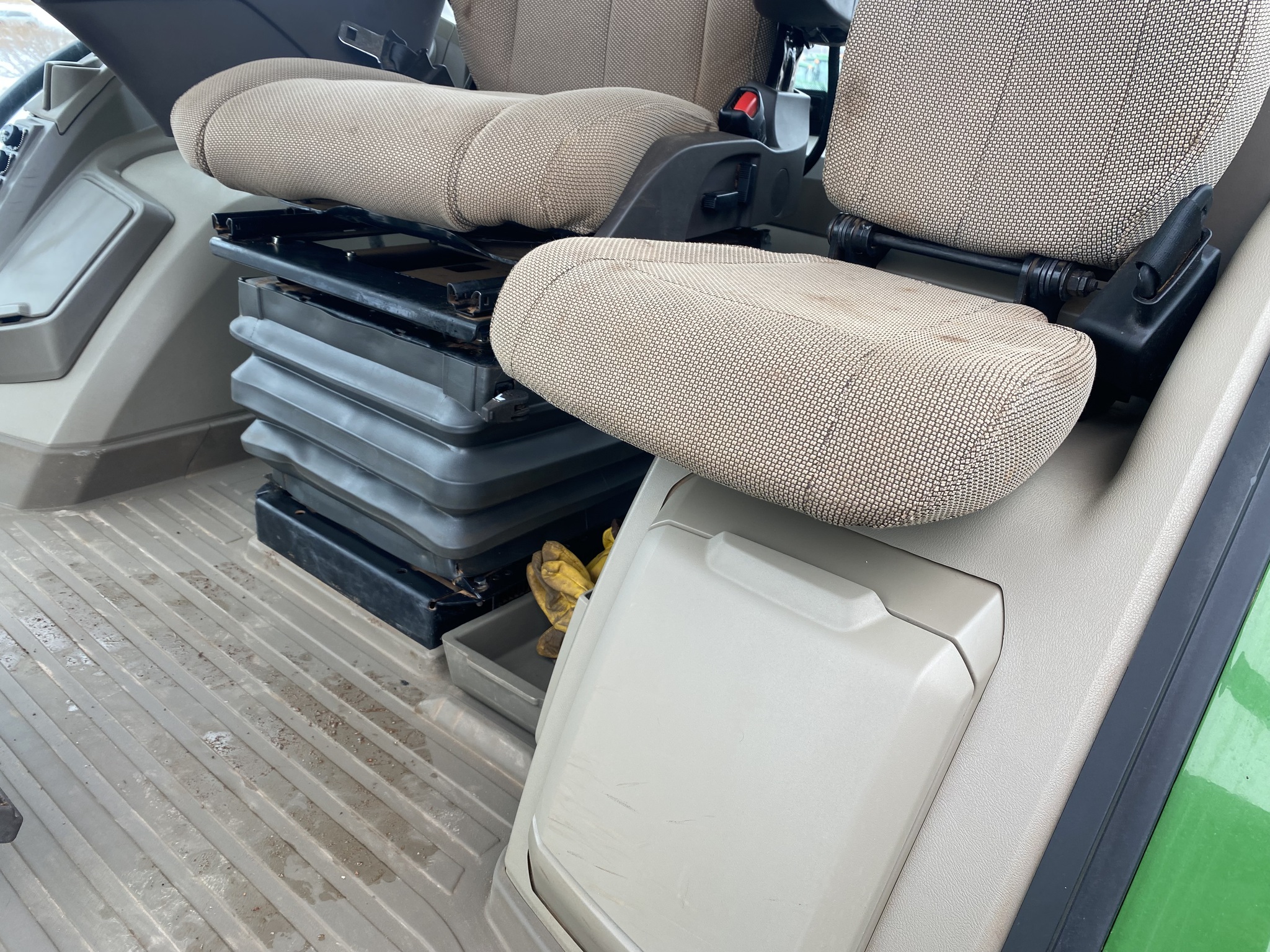 2023 John Deere 7R 210 Image 16