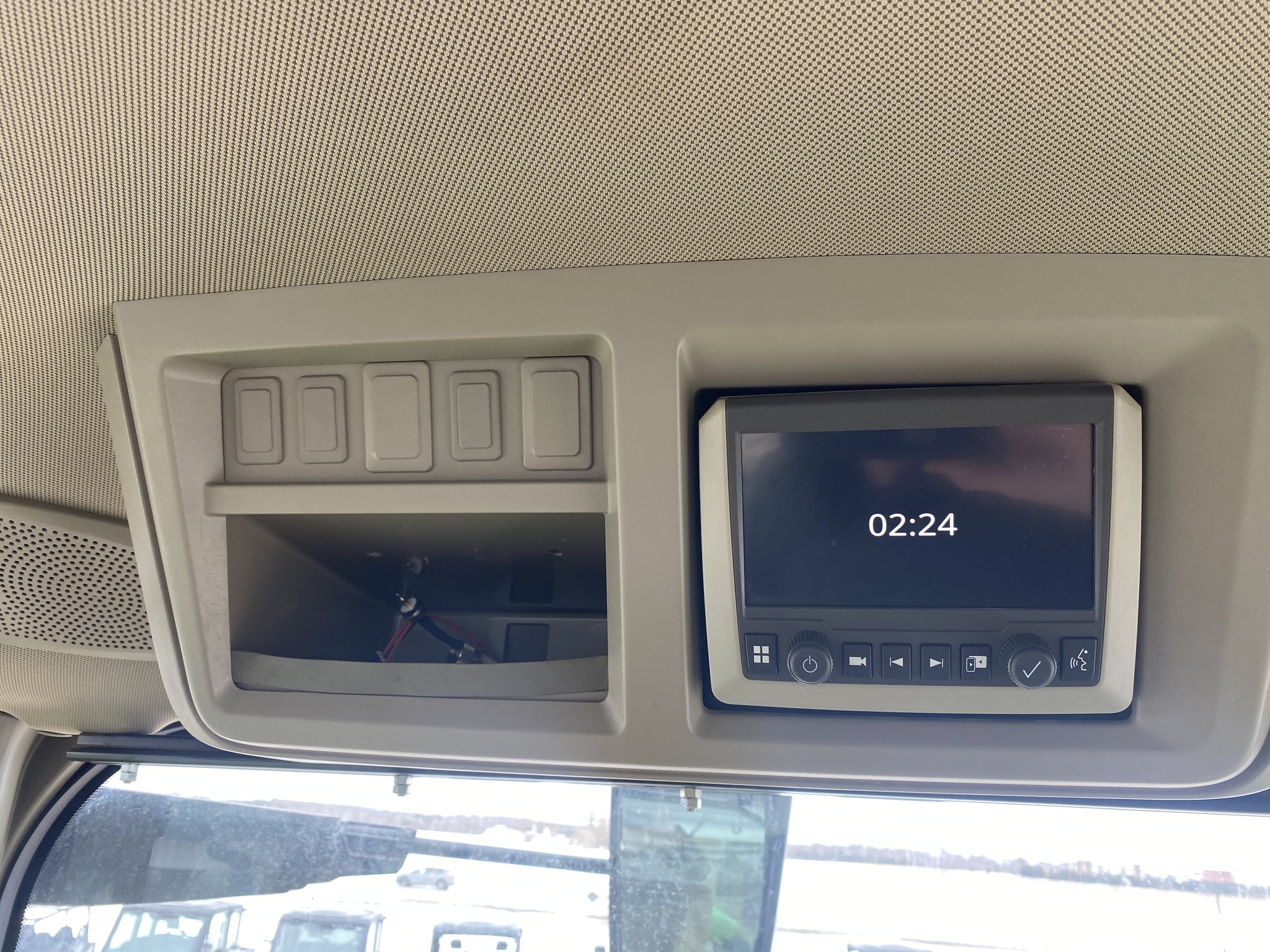 2023 John Deere 7R 210 Image 18