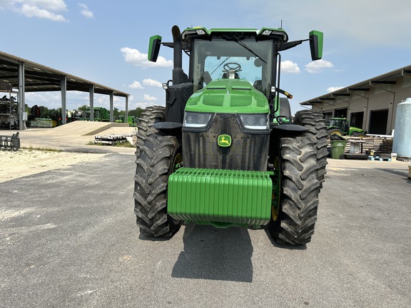 2023 John Deere 8R 250 Photo 3