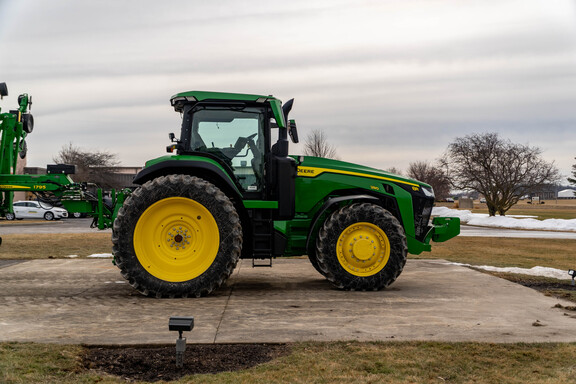 Used 2023 John Deere 8R 280 Row Crop Tractors at Koenig Equipment in Anna, OH - Photo5