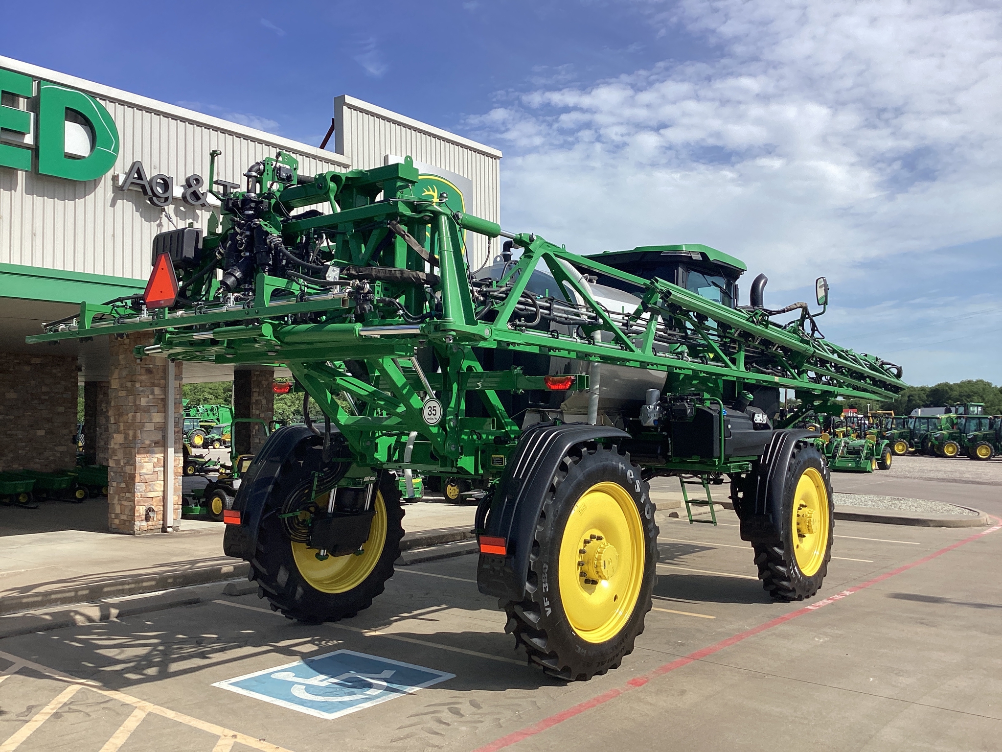 2024 John Deere 410R Image 9