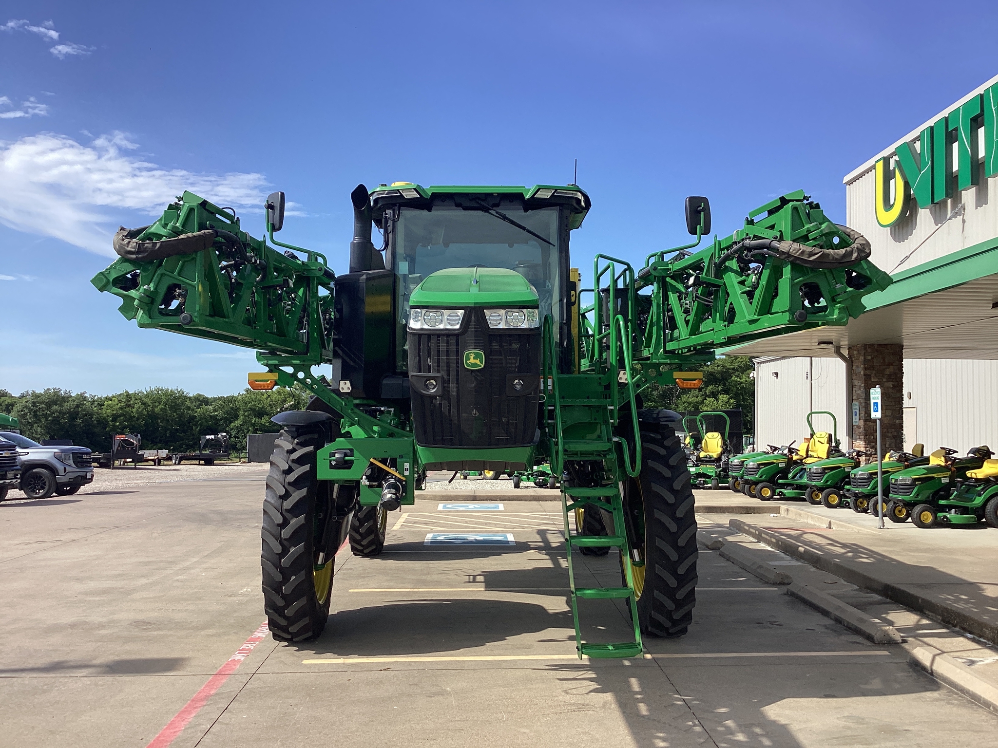 2024 John Deere 410R Image 10