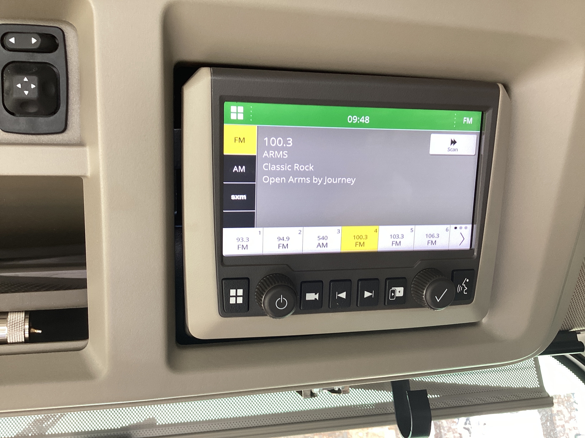 2024 John Deere 410R Image 19