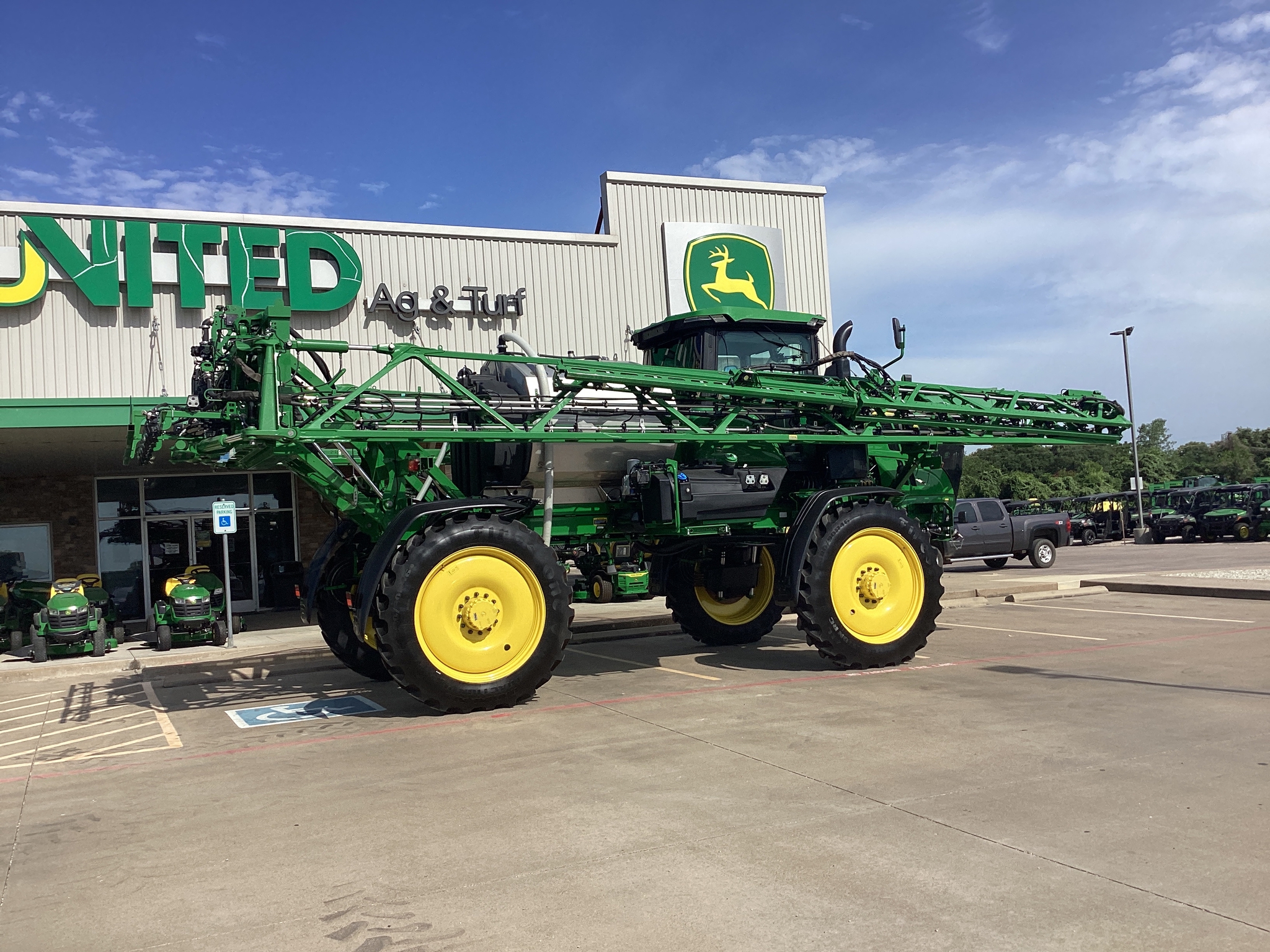 2024 John Deere 410R Image 6