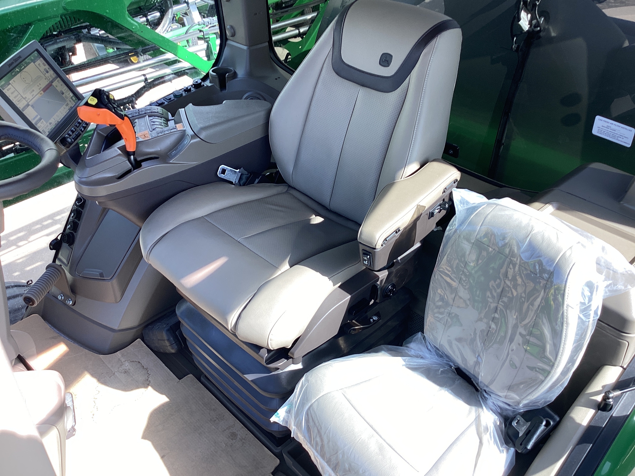 2024 John Deere 410R Image 15
