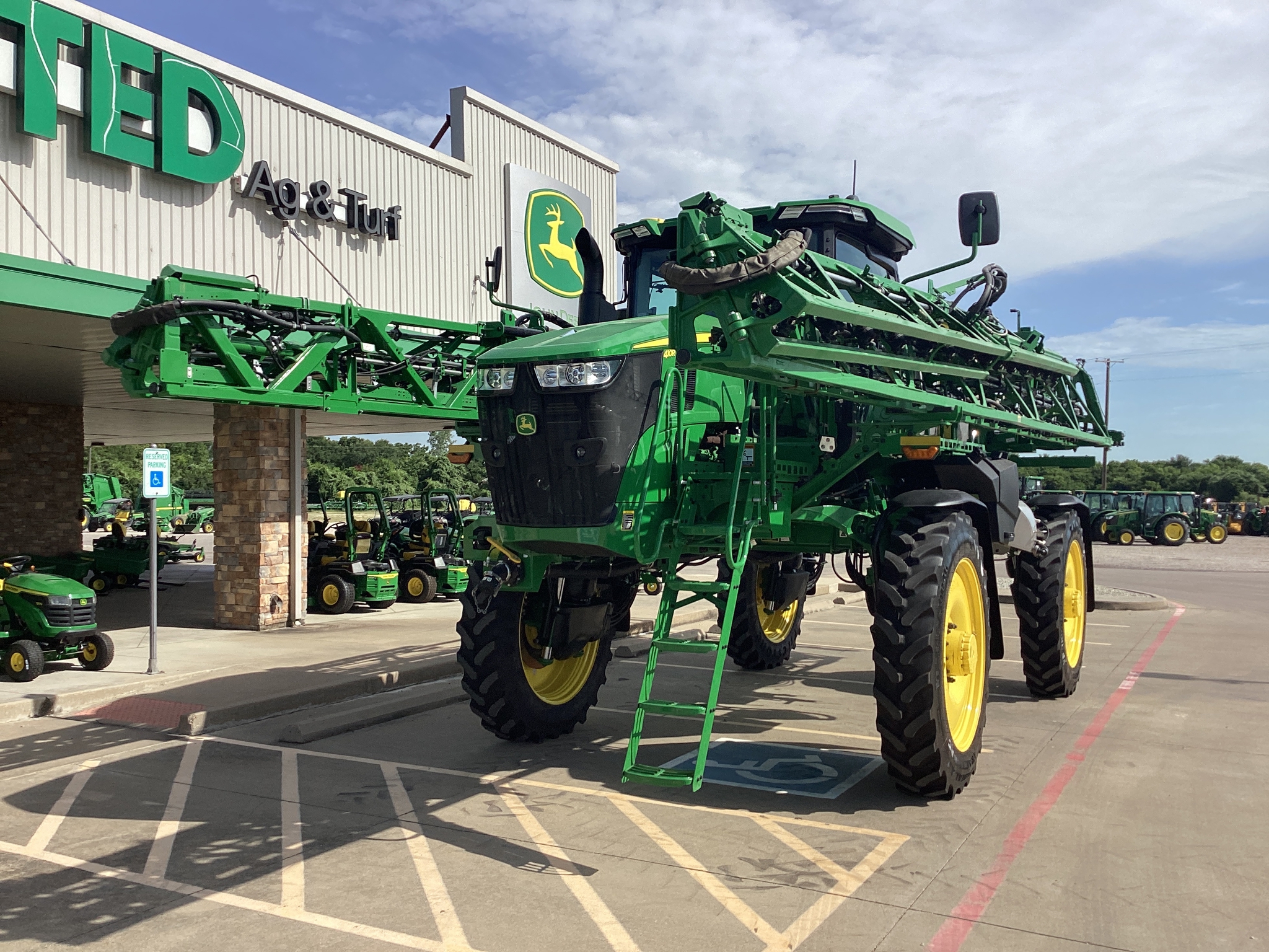 2024 John Deere 410R Image 3