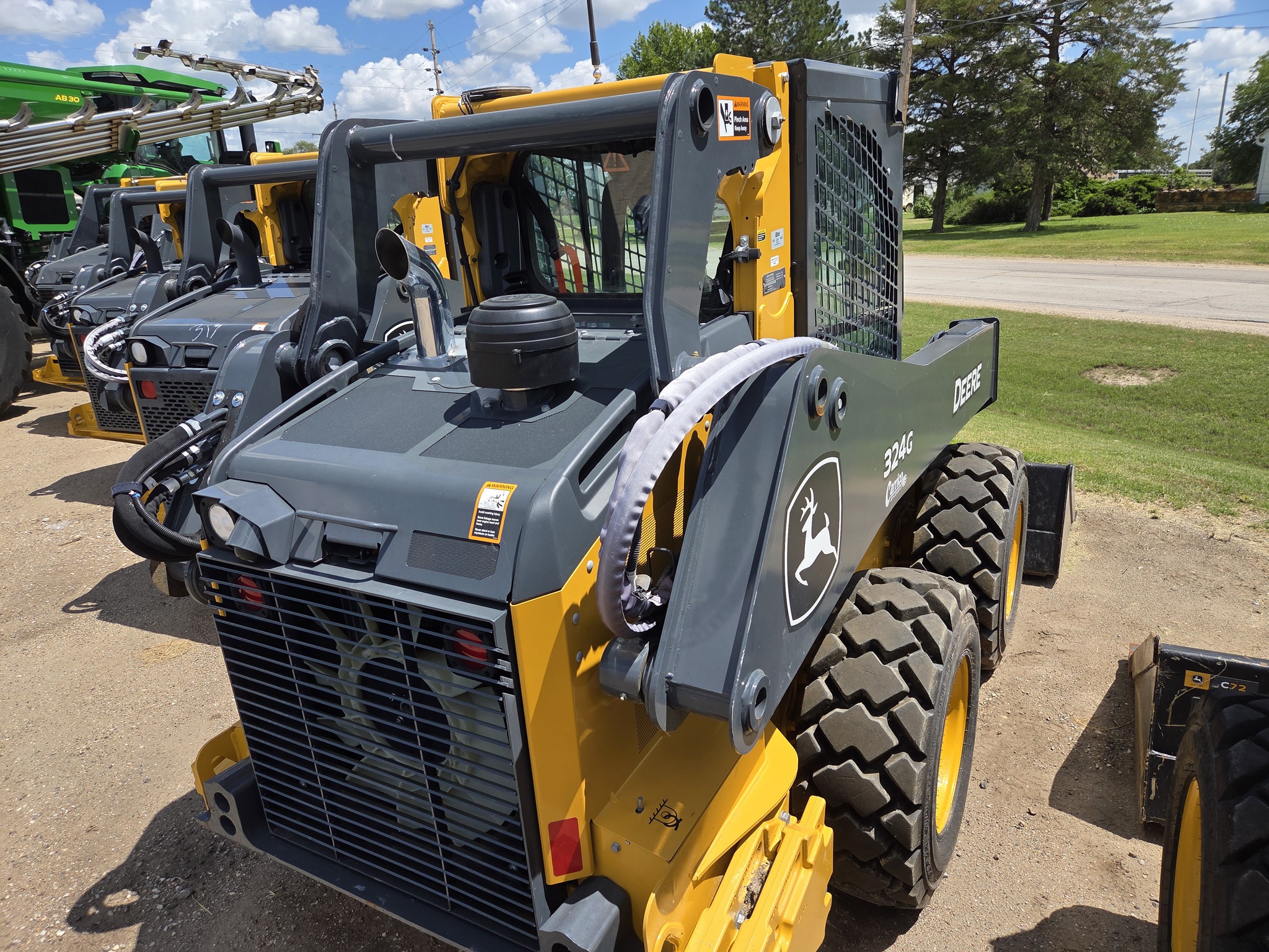 2024 John Deere 324G Image 5