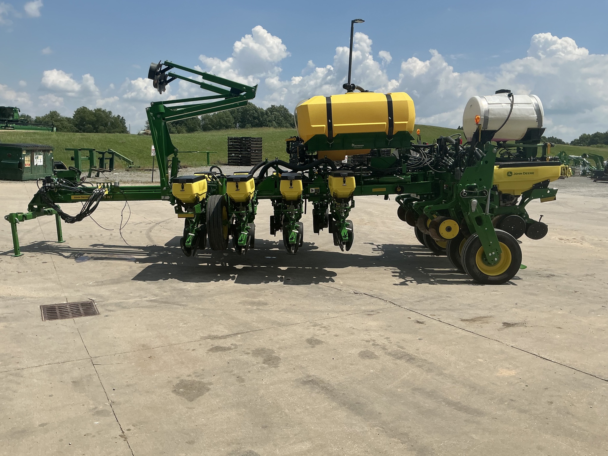 2025 John Deere 1775NT Image 8