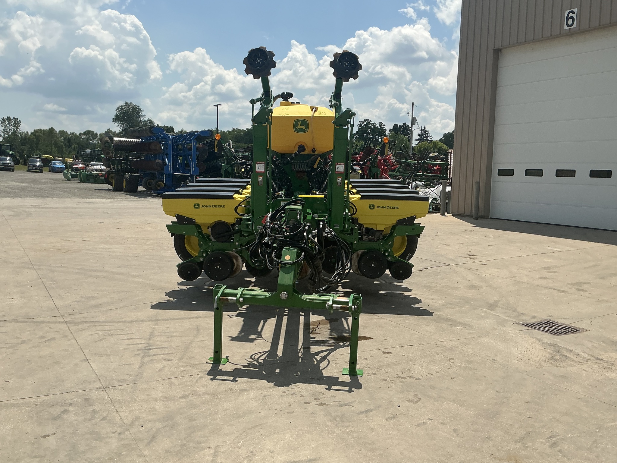 2025 John Deere 1775NT Image 9