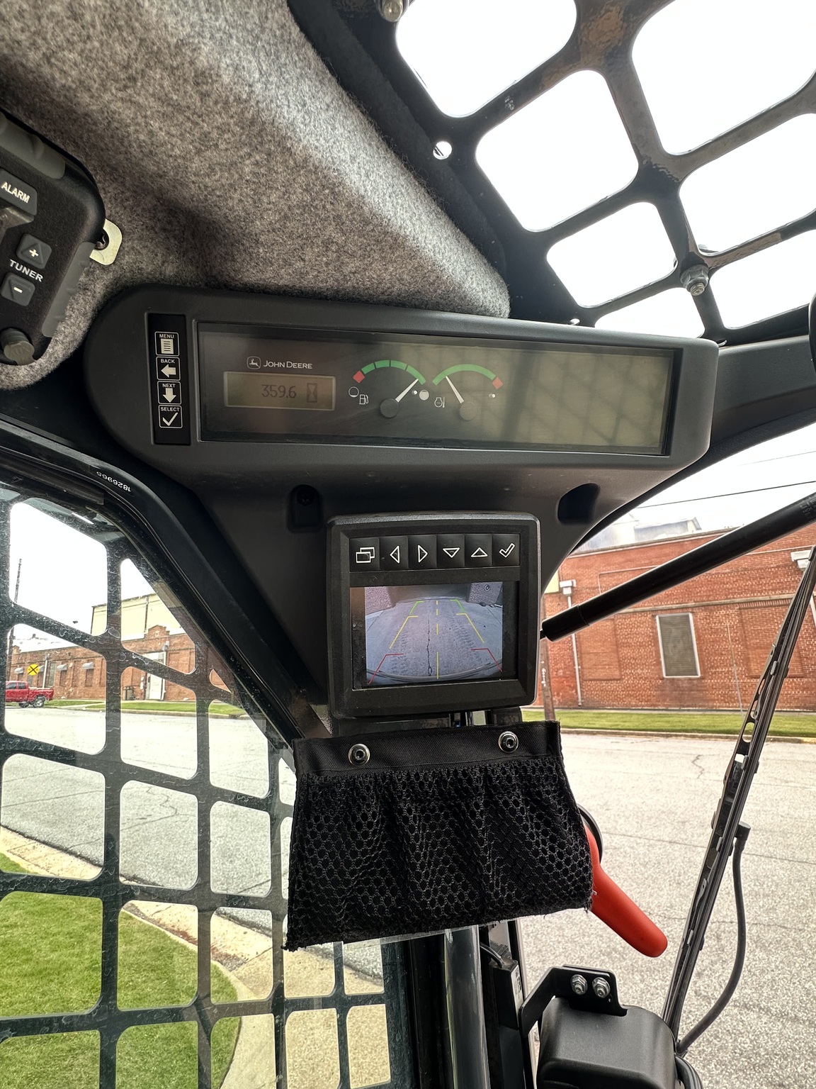 2023 John Deere 331G Image 7