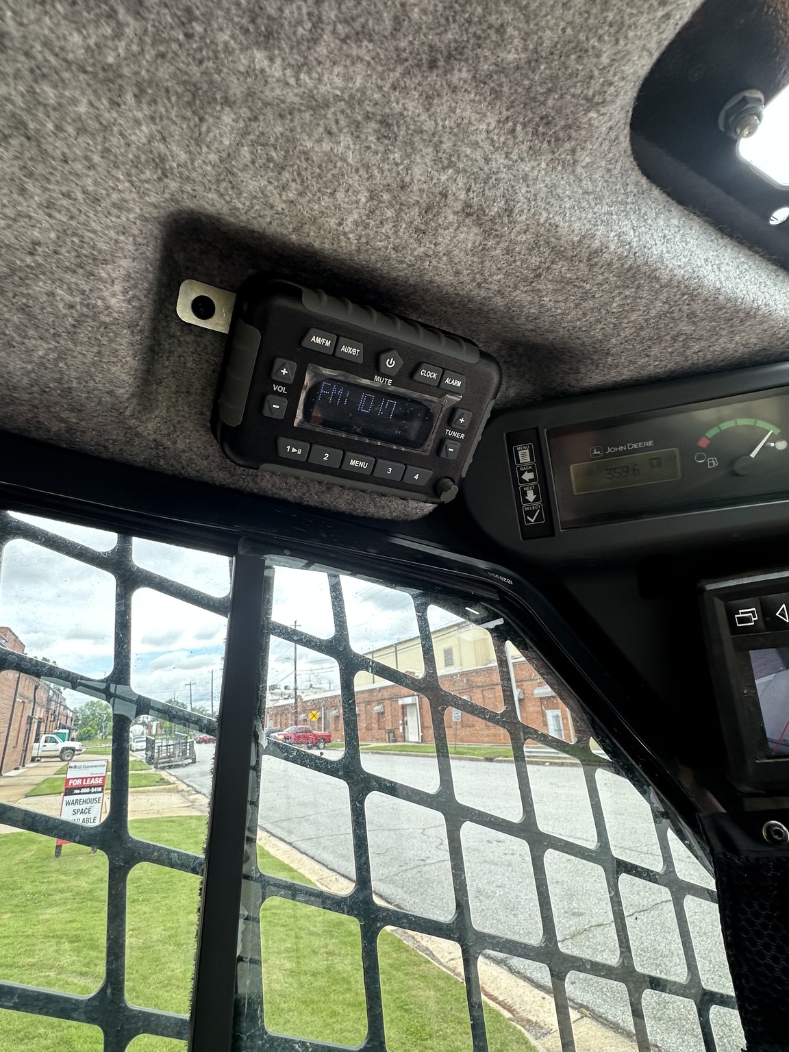 2023 John Deere 331G Image 8