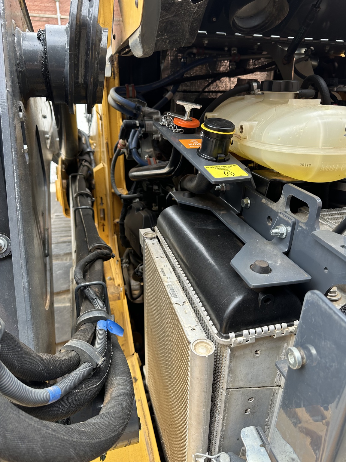 2023 John Deere 331G Image 13