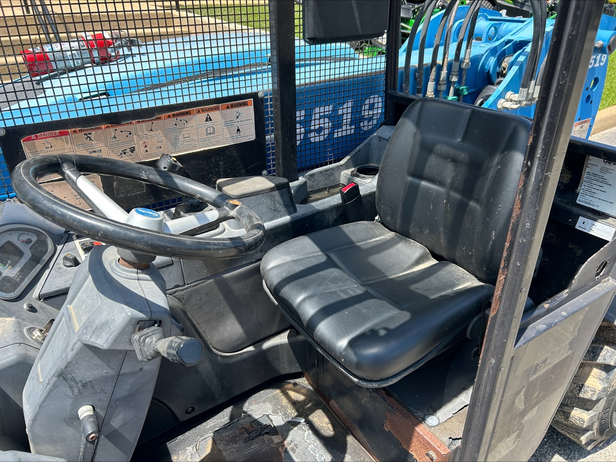 2017 Genie GTH5519 Image 5