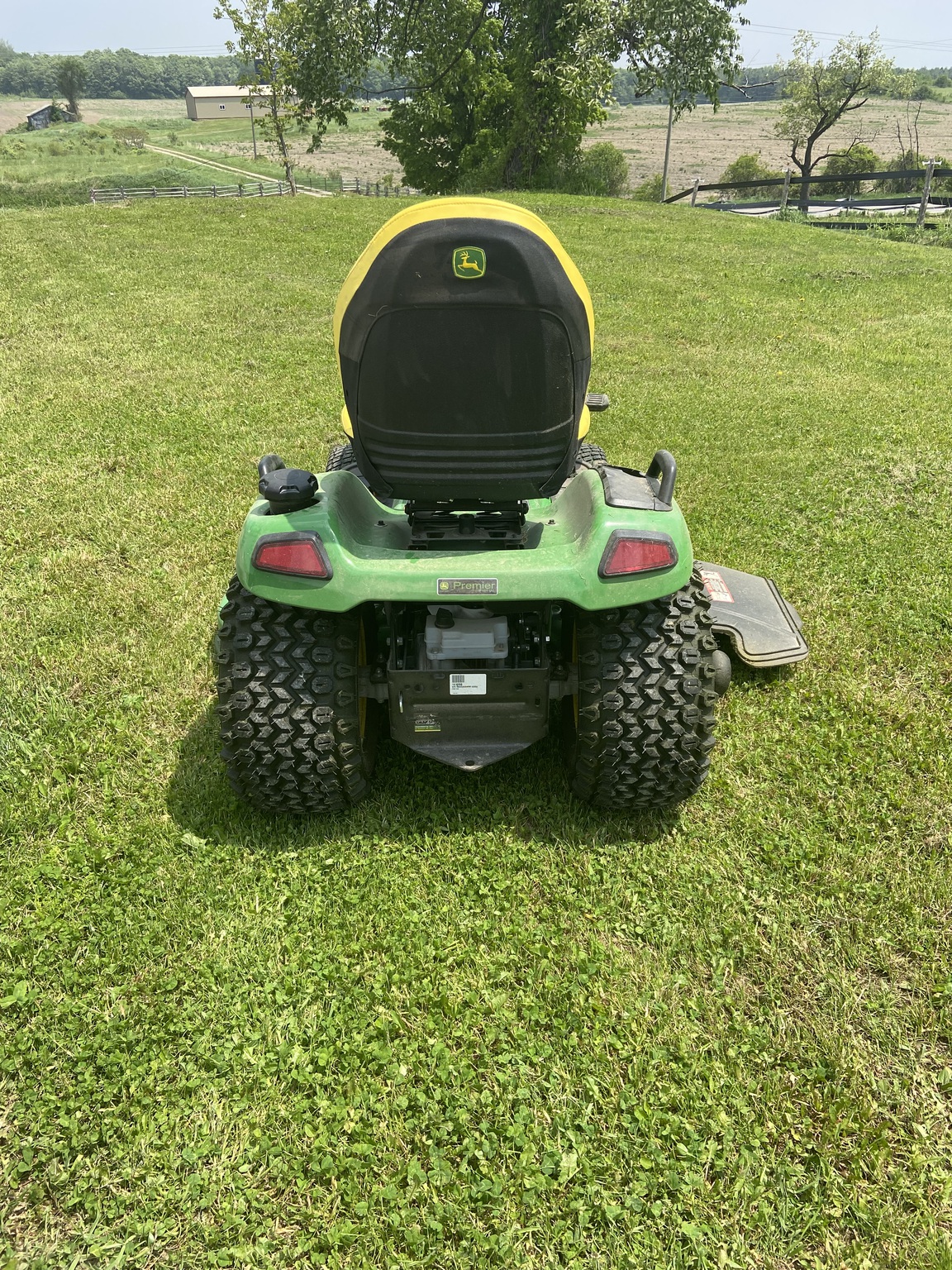 2023 John Deere X580 Image 4