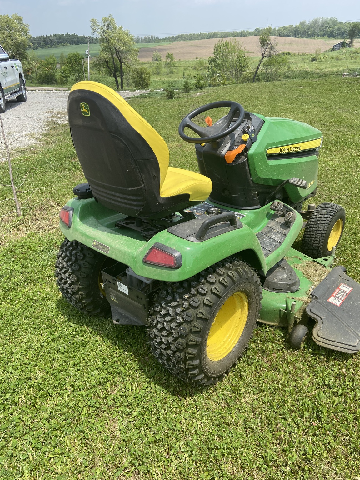 2023 John Deere X580 Image 6