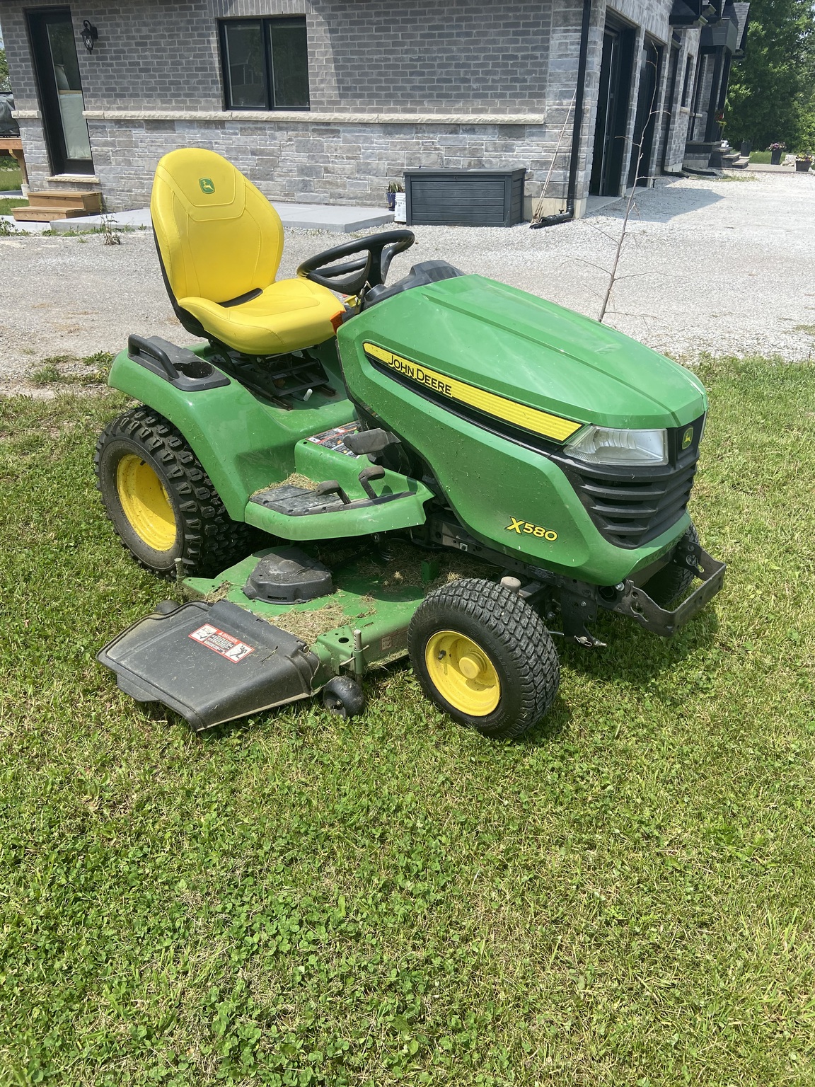 2023 John Deere X580 Image 3