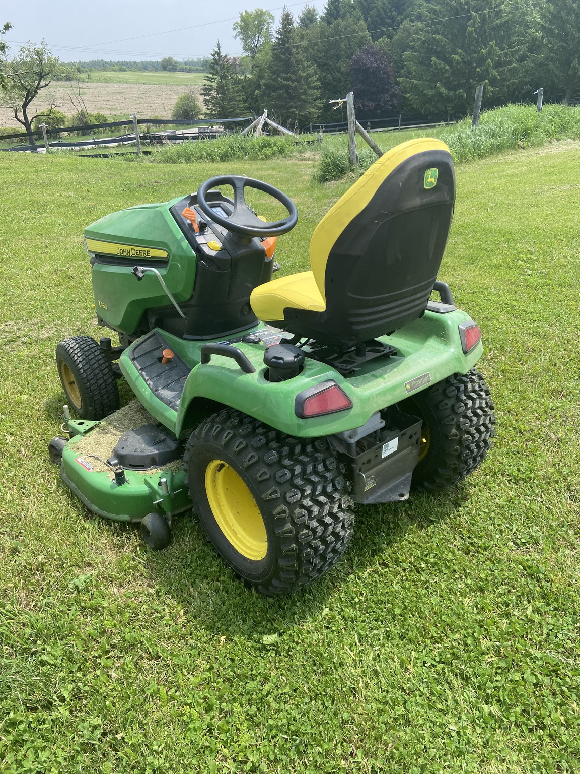 2023 John Deere X580 Image 5