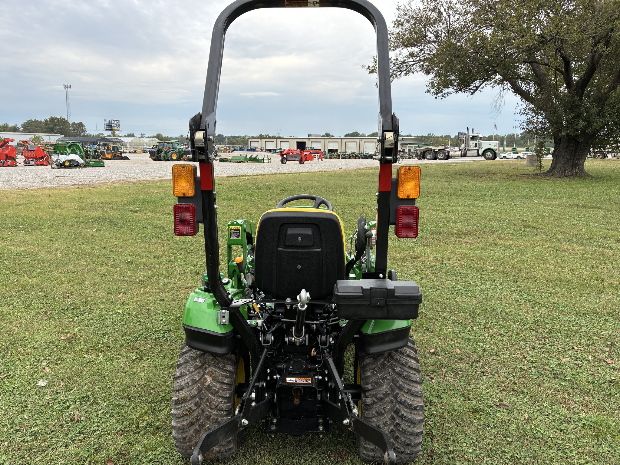 2021 John Deere 1023E Image 4