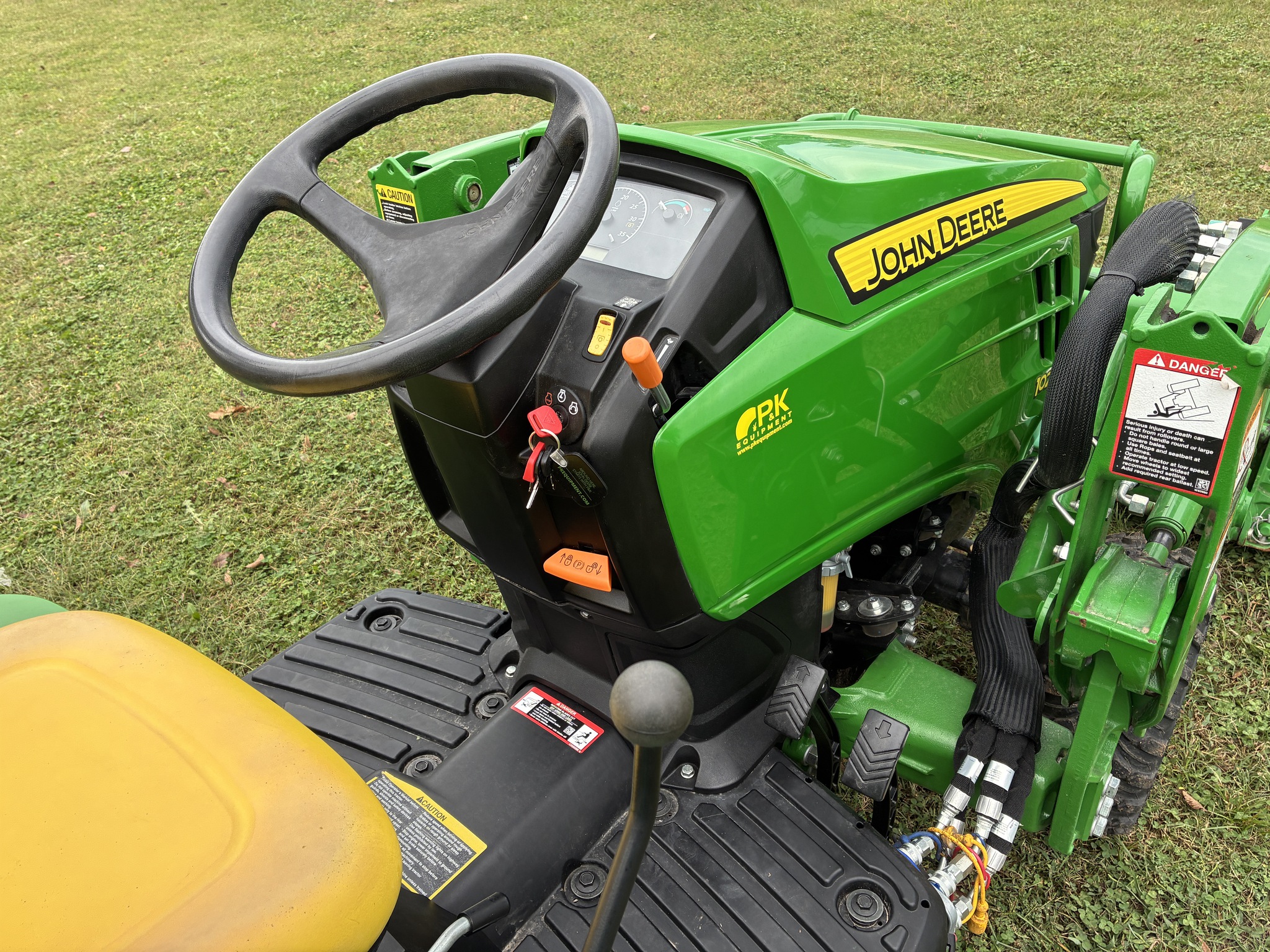 2021 John Deere 1023E Image 29
