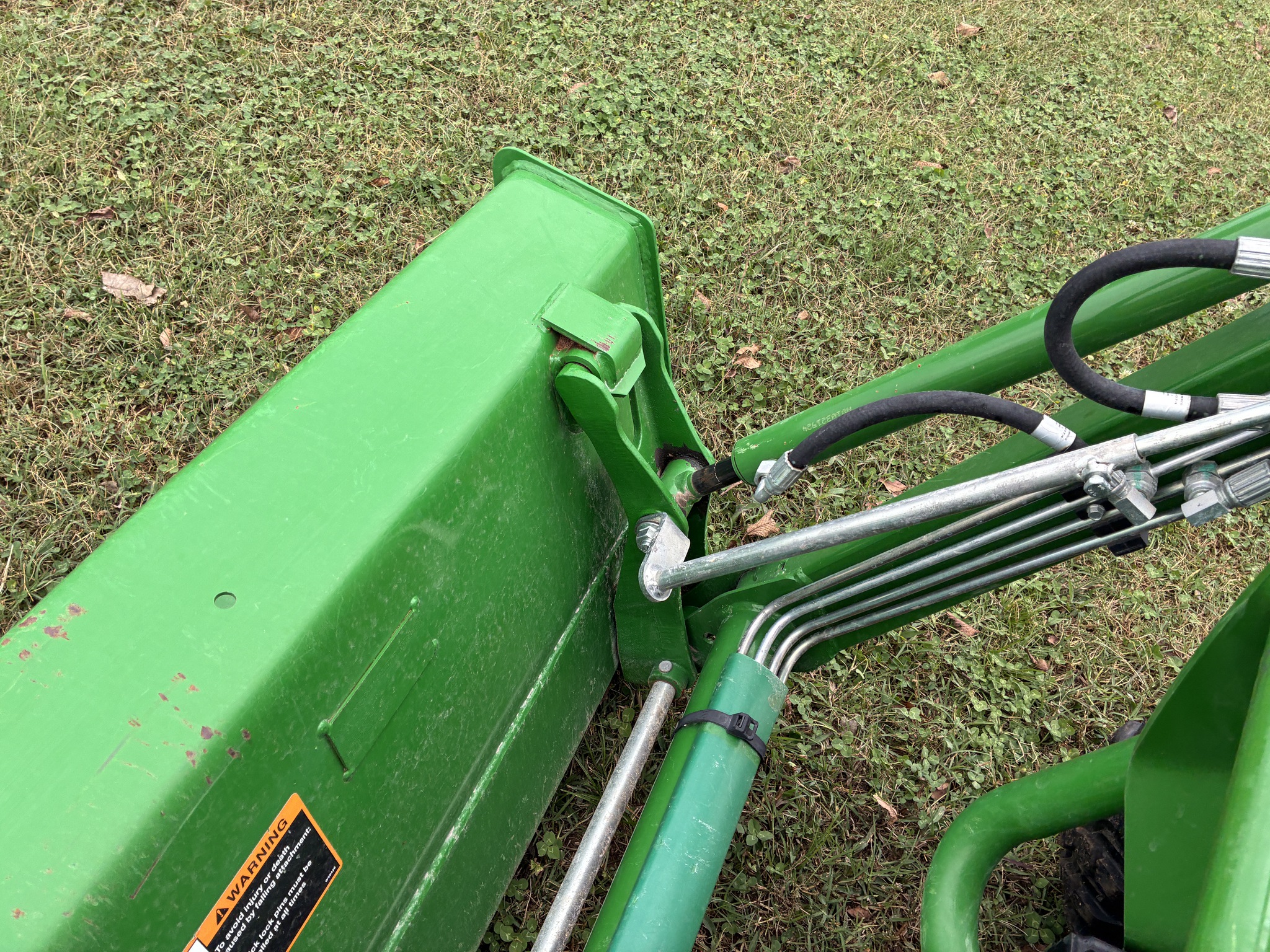 2021 John Deere 1023E Image 11