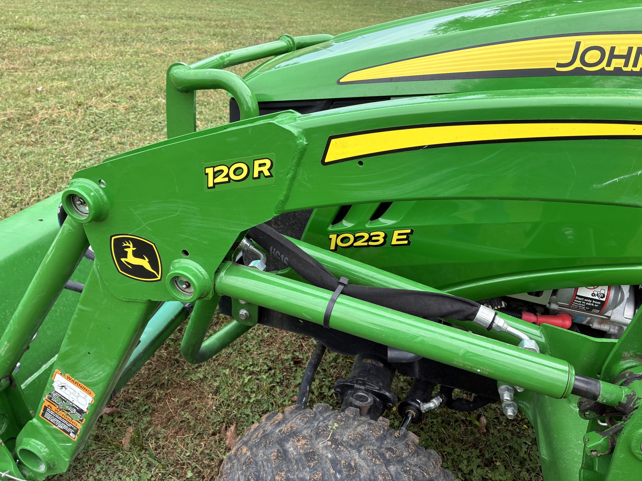 2021 John Deere 1023E Image 14