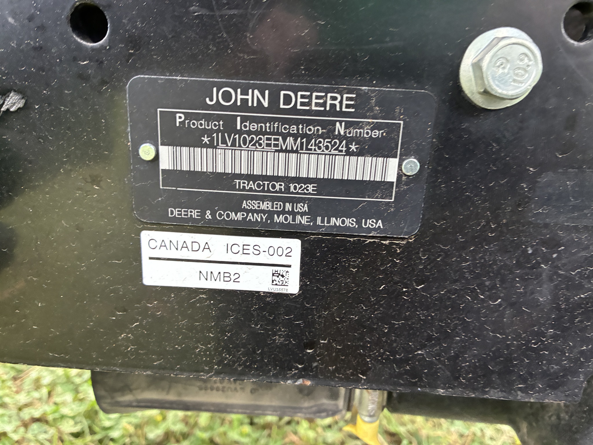 2021 John Deere 1023E Image 32