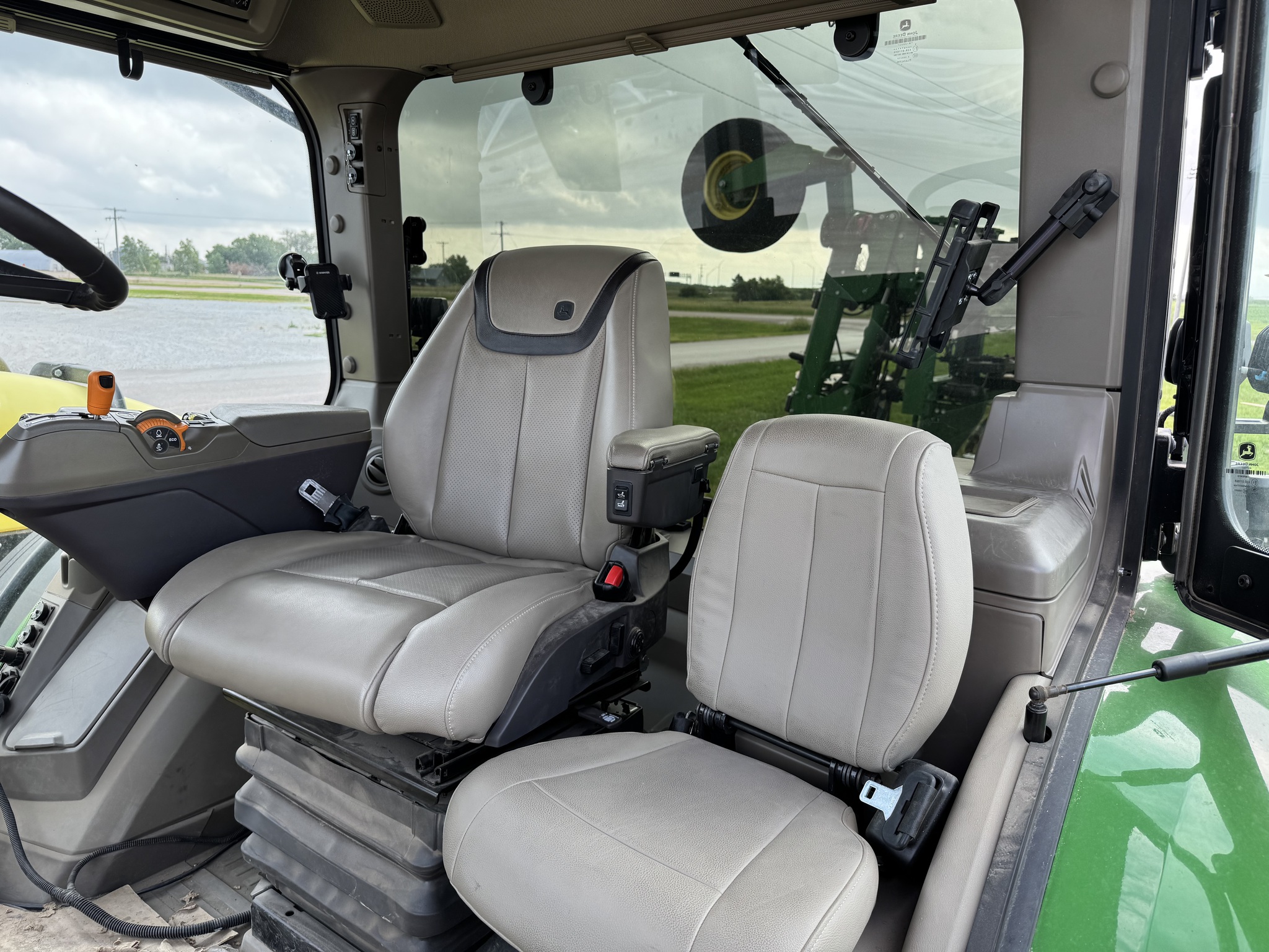 2024 John Deere 8R 410 Image 6