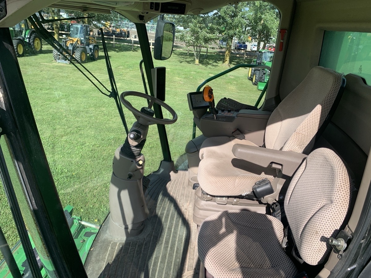 2013 John Deere S670 Image 9