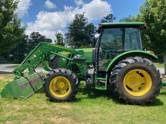 2017 John Deere 5085E Photo 3