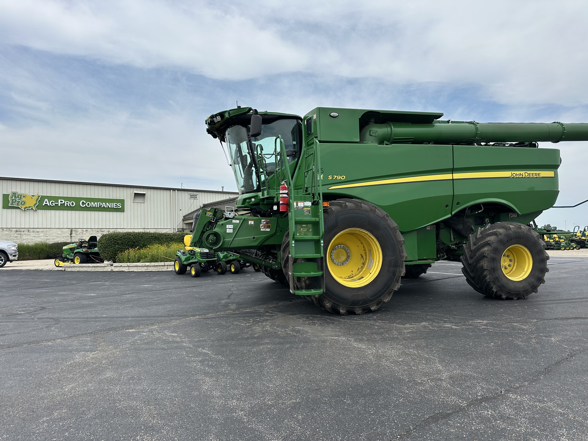 2024 John Deere S790 Image 1